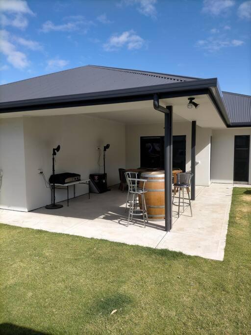 Holiday home And Play Golf Worrolong